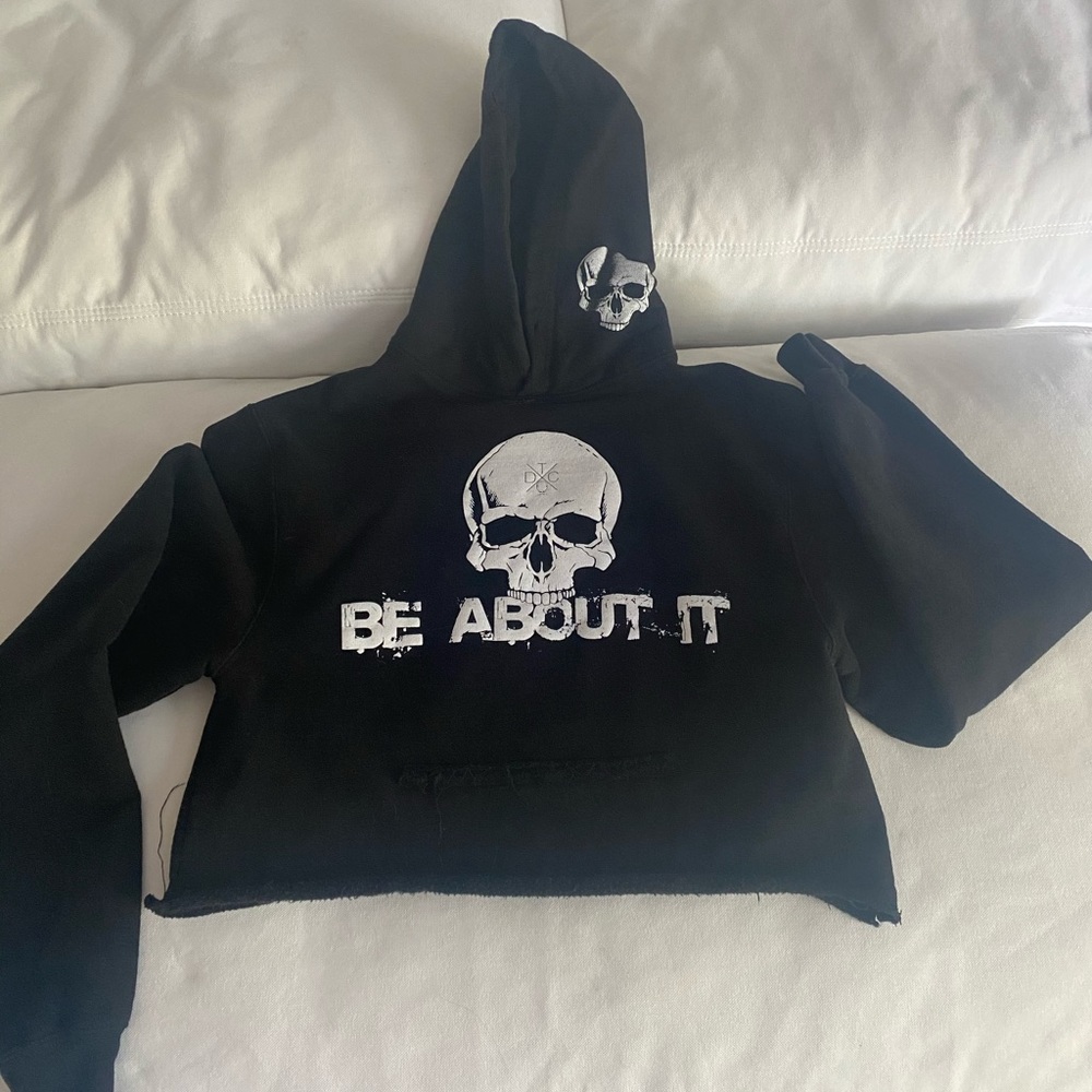 Black cropped hoodie